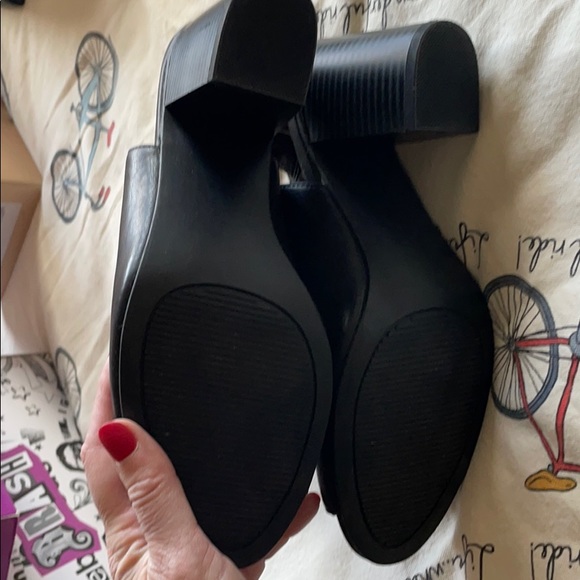 NWT Rampage Leather Sandal - Picture 3 of 3